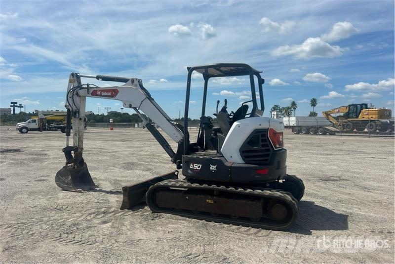 Bobcat E50 Mini Excavator Mini kotrók < 7t