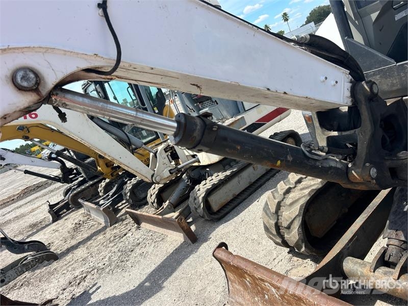 Bobcat E50 Mini Excavator Mini kotrók < 7t