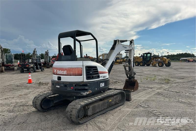 Bobcat E50 Mini Excavator Mini kotrók < 7t