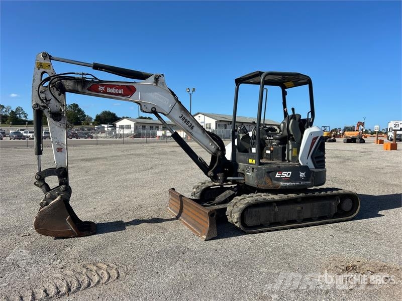 Bobcat E50 Mini Excavator ミニ油圧ショベル 7t以下(ミニユンボ・ミニディガー)