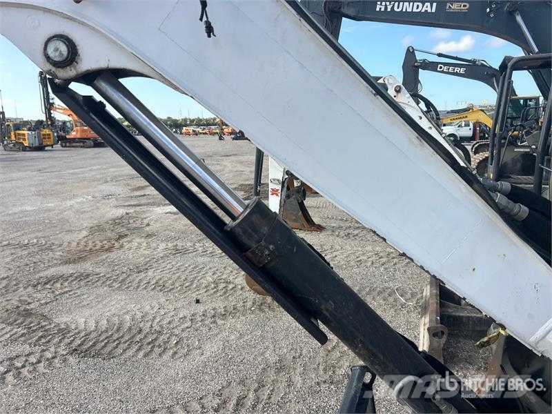 Bobcat E50 Mini Excavator Mini excavators < 7t