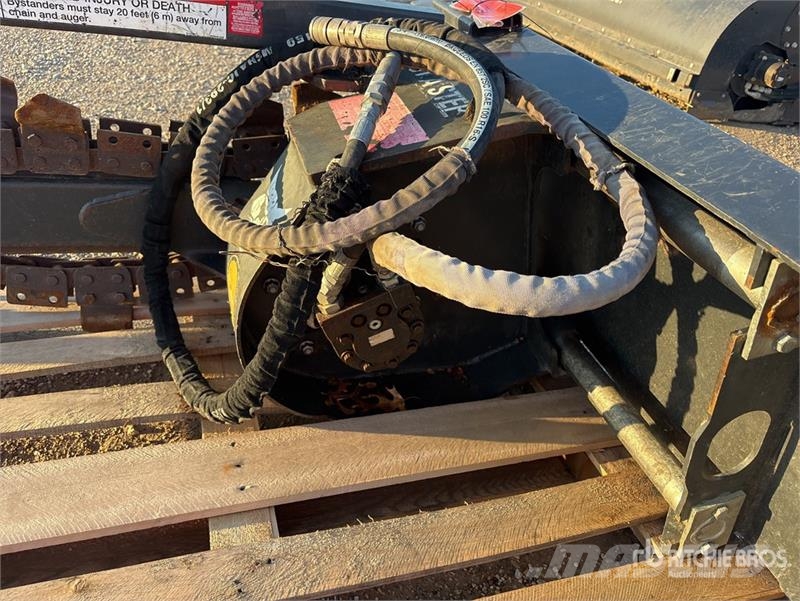 Bobcat LT313 50 in Skid Steer Trencher Zanjadoras