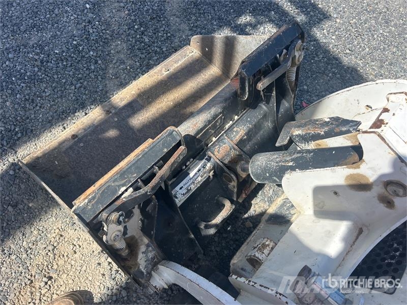 Bobcat MT100 Mini Compact Track Loader Skid steer mini nakladalci