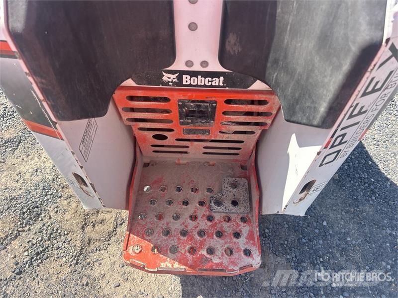 Bobcat MT100 Mini Compact Track Loader Skid steer mini nakladalci