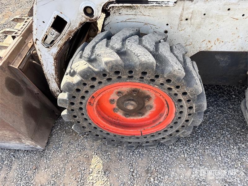 Bobcat S185 Міні-навантажувачі