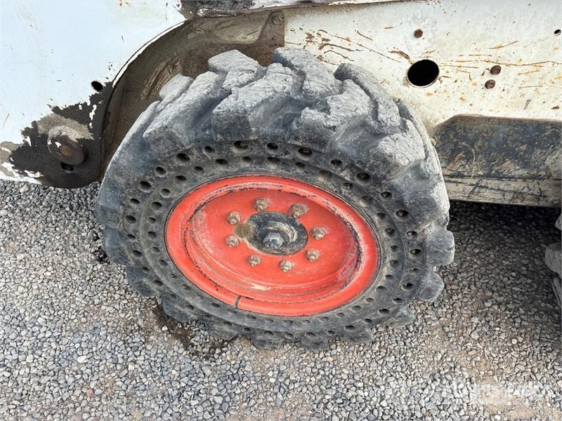 Bobcat S185 Міні-навантажувачі