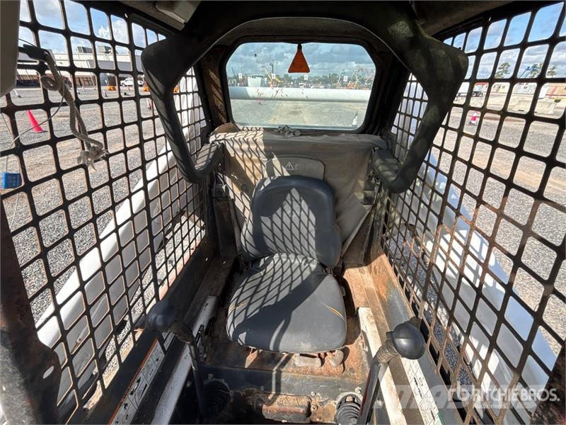Bobcat S185 Міні-навантажувачі