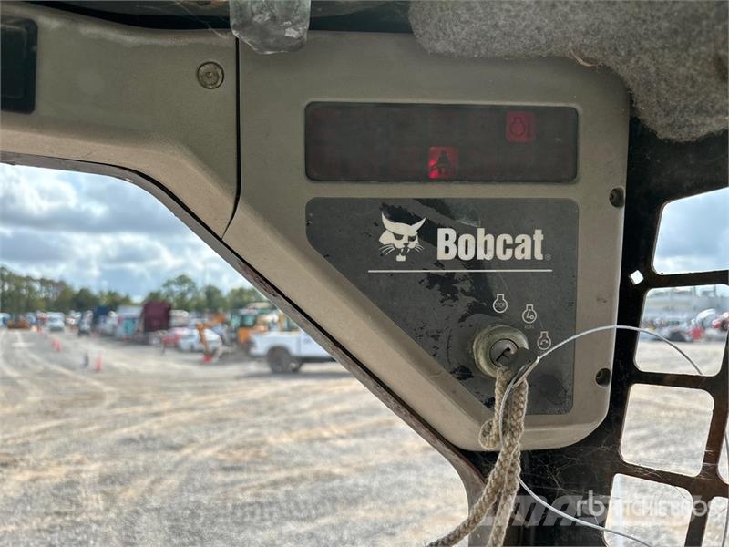 Bobcat S185 Міні-навантажувачі