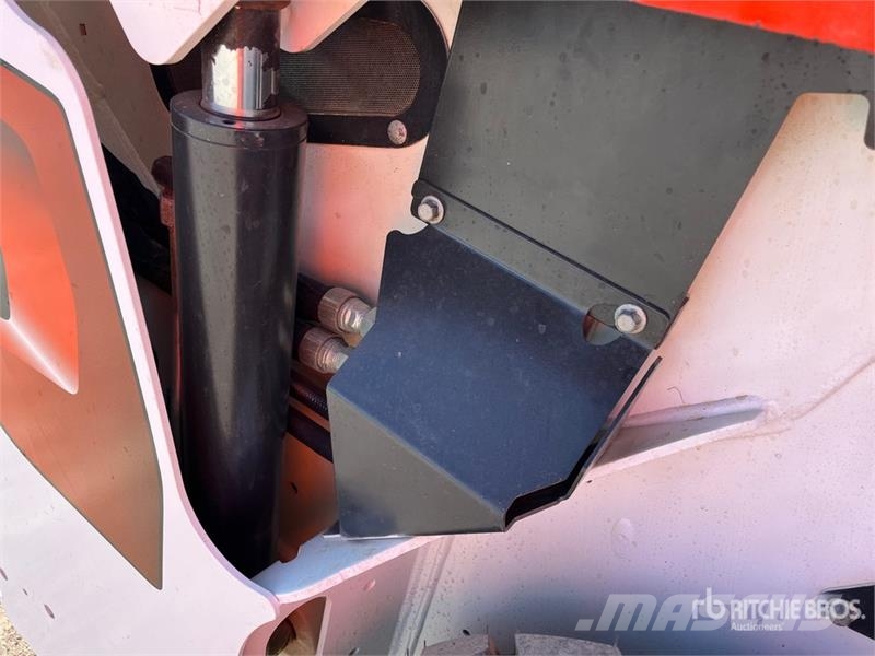 Bobcat S62 Skid Steer Loader Skid steer loaders