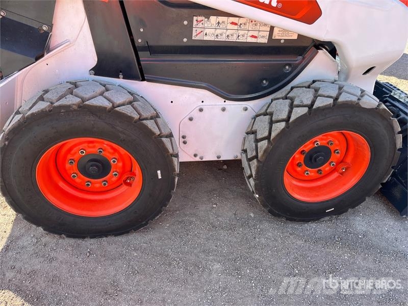 Bobcat S62 Skid Steer Loader Skid steer loaders