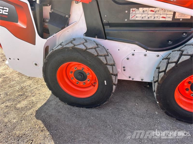 Bobcat S62 Skid Steer Loader Skid steer loaders