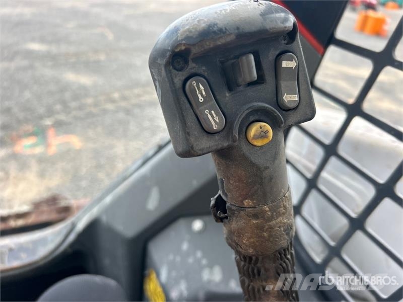 Bobcat S62 Two-Speed Skid Steer Loader Kompaktrakodók