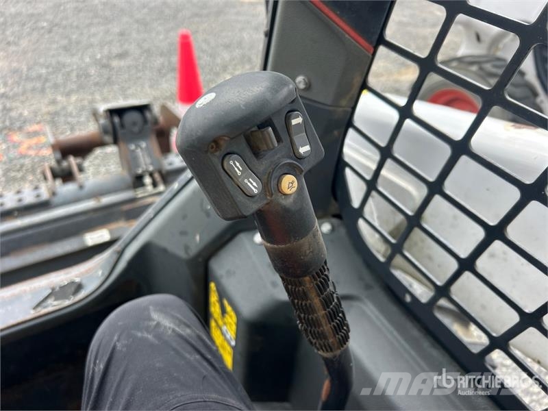 Bobcat S64 Two-Speed Skid Steer Loader Kompaktrakodók