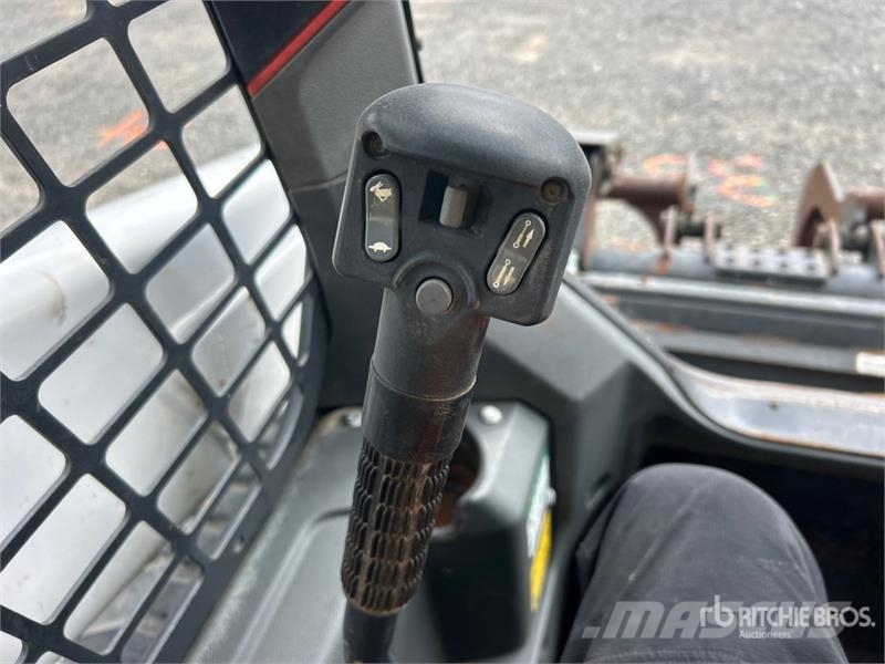 Bobcat S64 Two-Speed Skid Steer Loader Kompaktrakodók