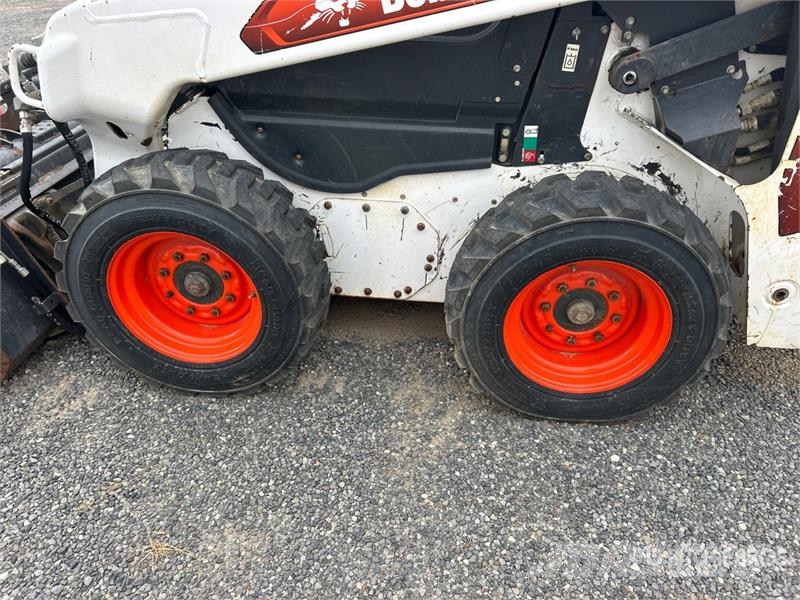 Bobcat S64 Two-Speed Skid Steer Loader Kompaktrakodók