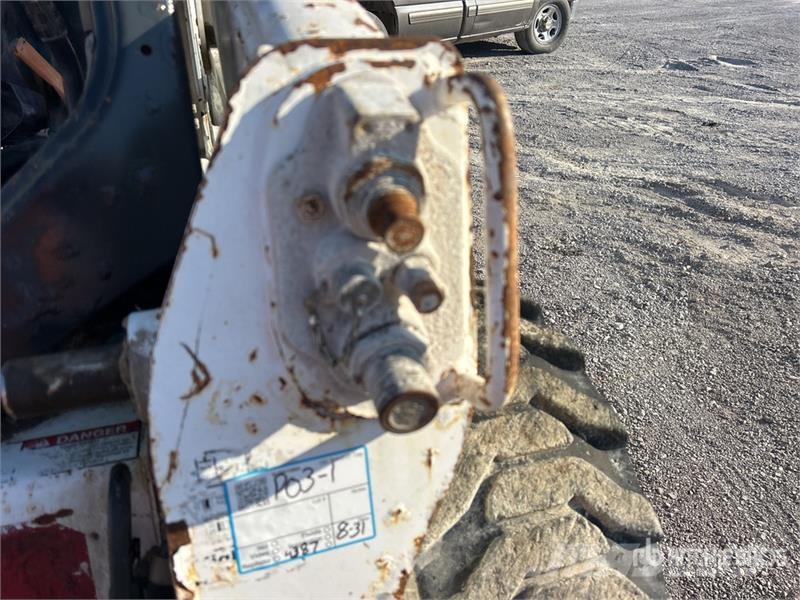 Bobcat S650 Skid steer mini nakladalci