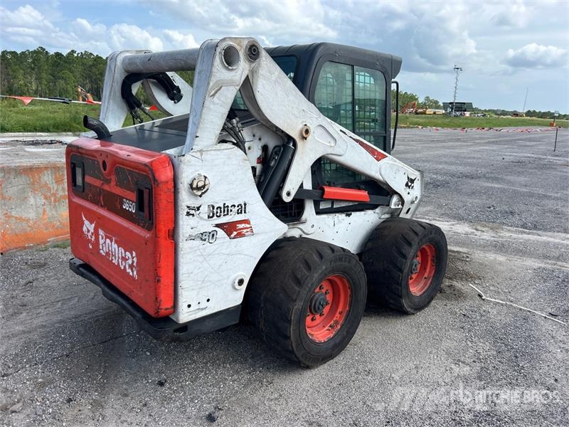 Bobcat S650 Skid steer mini nakladalci