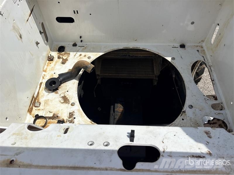 Bobcat S740 Skid steer mini nakladalci