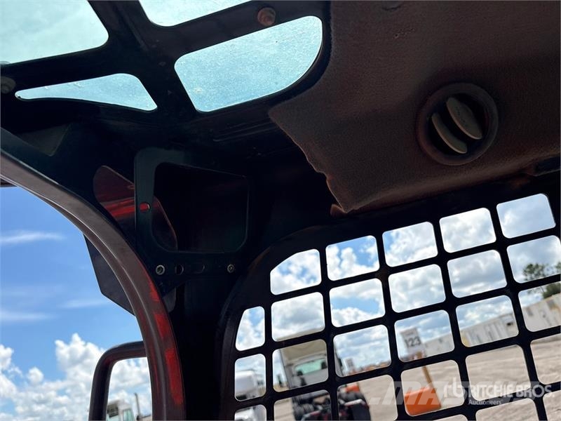 Bobcat S740 Skid steer mini nakladalci