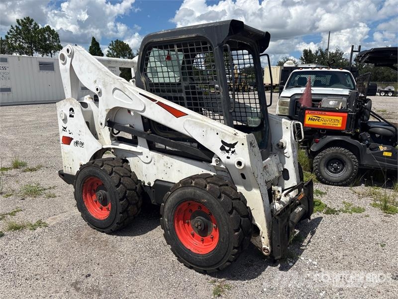 Bobcat S740 Skid steer mini nakladalci