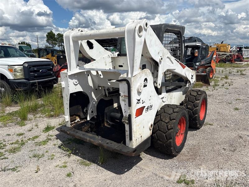 Bobcat S740 Skid steer mini nakladalci