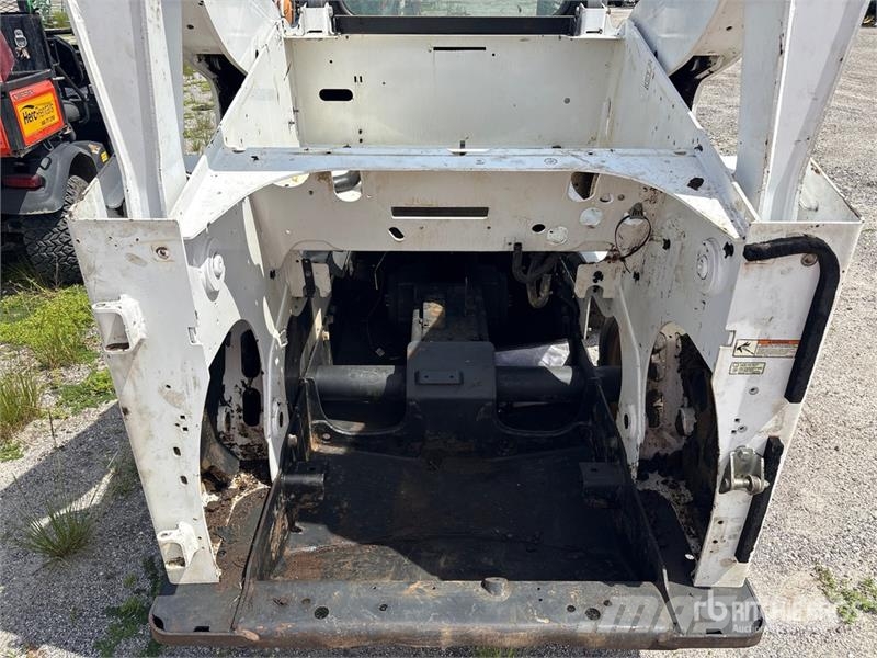 Bobcat S740 Skid steer mini nakladalci