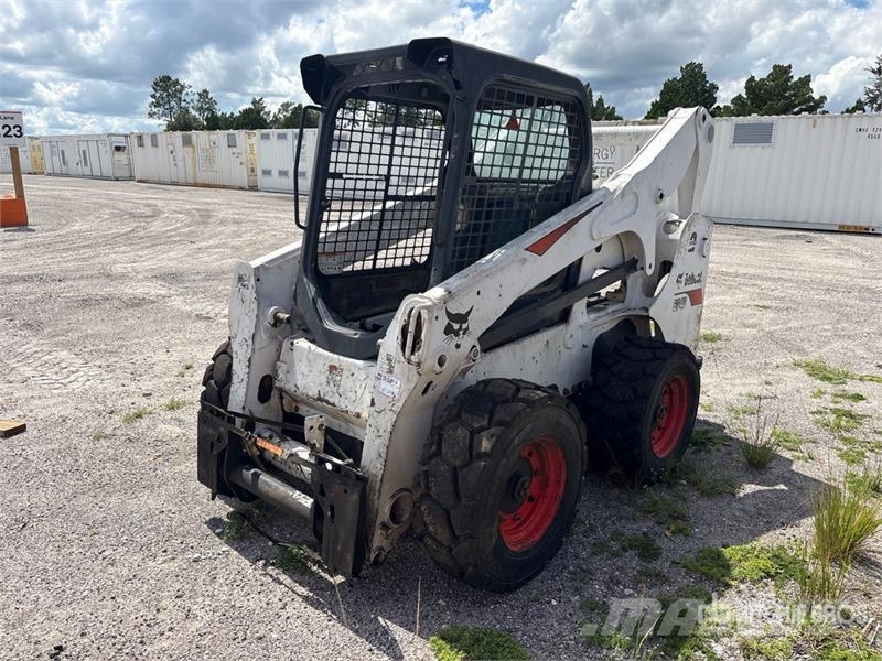 Bobcat S740 Skid steer mini nakladalci