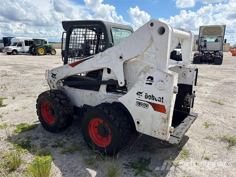 Bobcat S740 Skid steer mini nakladalci