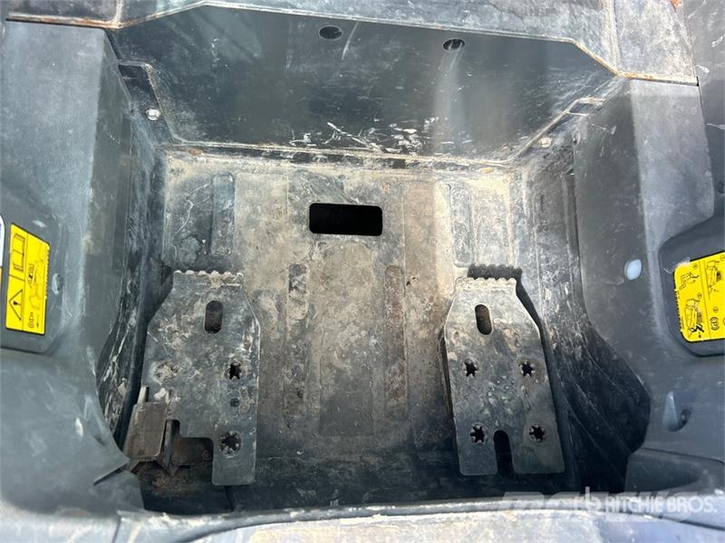 Bobcat S76 Skid Steer Loader Lietoti riteņu kompaktiekrāvēji
