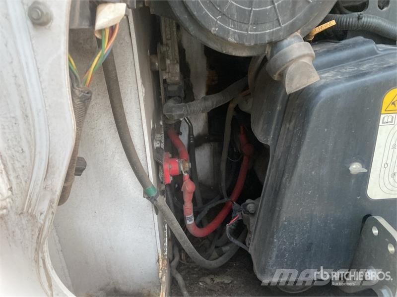 Bobcat S76 T4 Two-Speed Skid Steer Loader Minicargadoras