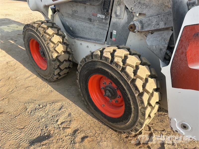 Bobcat S76 Two-Speed Skid Steer Loader Mini Pale Gommate