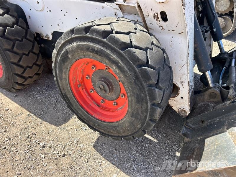 Bobcat S770 Міні-навантажувачі