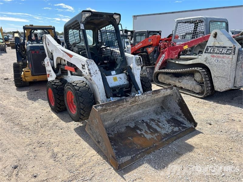 Bobcat S770 Міні-навантажувачі