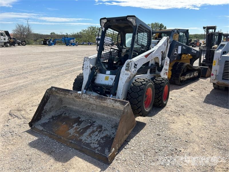 Bobcat S770 Міні-навантажувачі