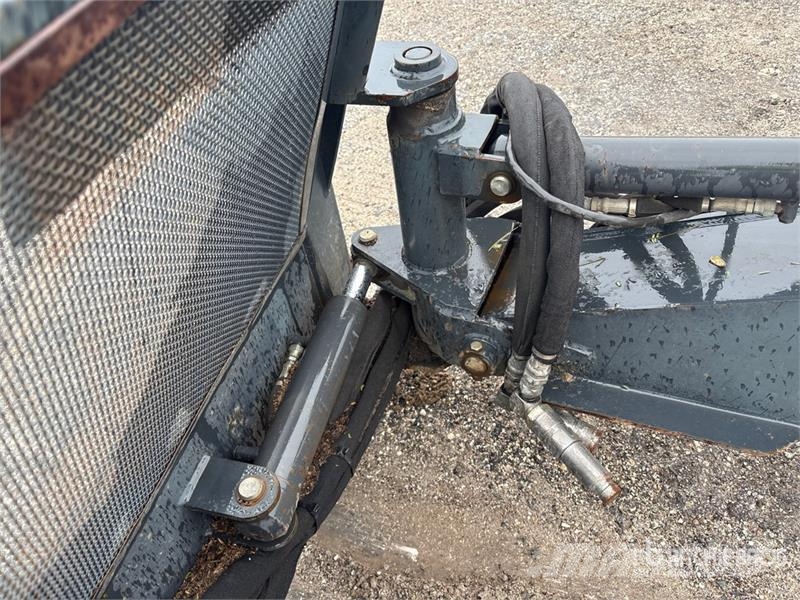 Bobcat SG30 36 in Skid Steer Stump Grinder パワーハローとロータリーハロー