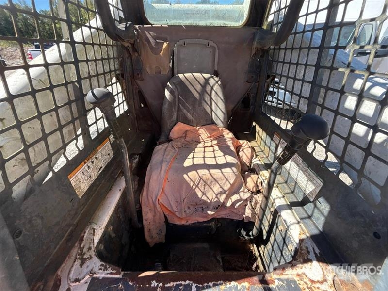 Bobcat T300 Kompaktrakodók