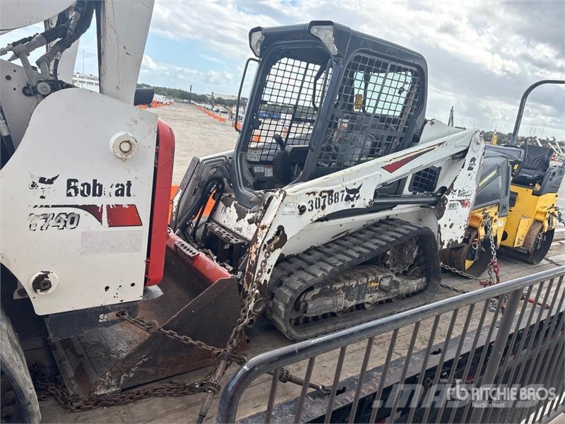 Bobcat T450 Skid steer loaders