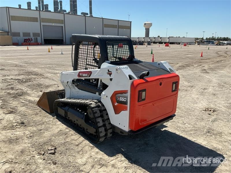 Bobcat T550 لوادر انزلاقية التوجيه