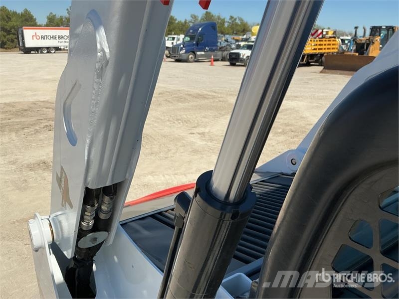 Bobcat T550 لوادر انزلاقية التوجيه