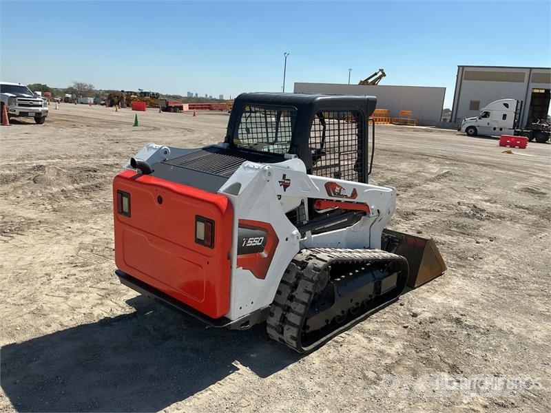 Bobcat T550 لوادر انزلاقية التوجيه