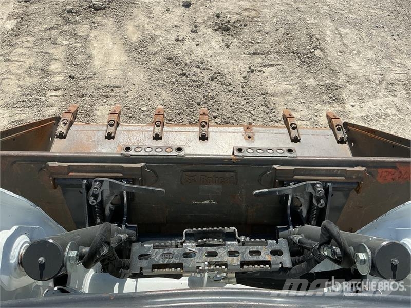 Bobcat T550 لوادر انزلاقية التوجيه