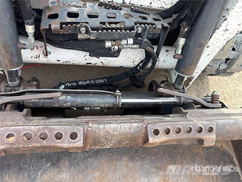 Bobcat T595 لوادر انزلاقية التوجيه