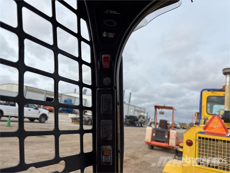 Bobcat T595 لوادر انزلاقية التوجيه