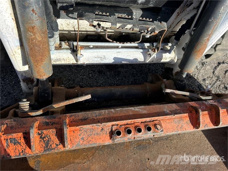 Bobcat T62 Compact Track Loader لوادر انزلاقية التوجيه