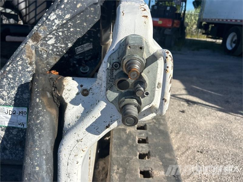 Bobcat T62 Compact Track Loader لوادر انزلاقية التوجيه
