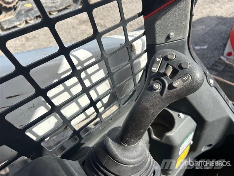 Bobcat T62 Compact Track Loader Skid steer mini nakladalci