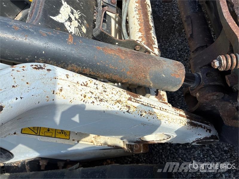 Bobcat T62 Compact Track Loader Мини-погрузчики