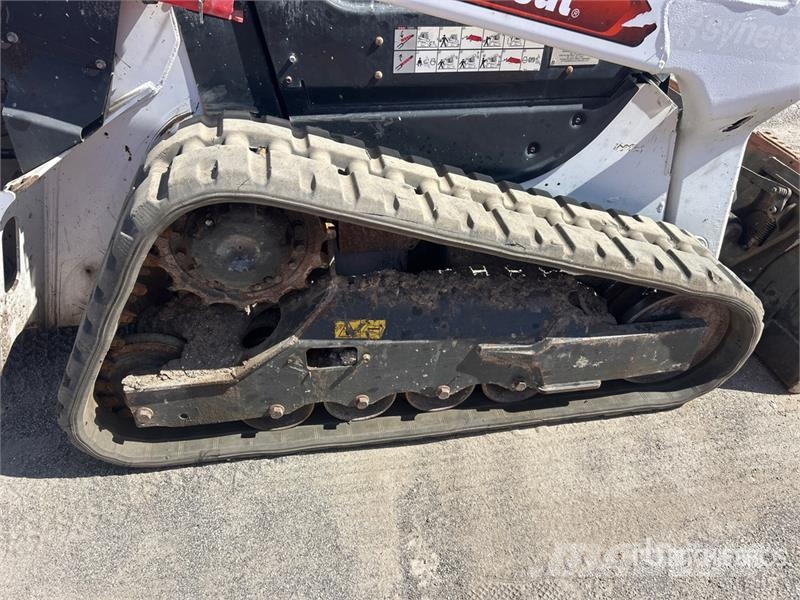 Bobcat T62 Compact Track Loader Skid steer loaders