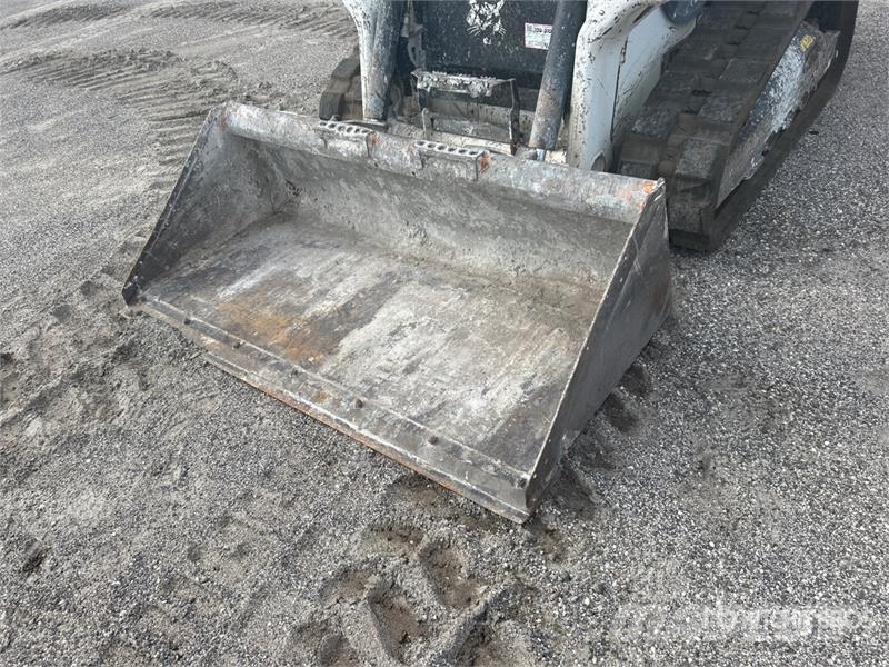 Bobcat T62 Compact Track Loader Skid steer loaders