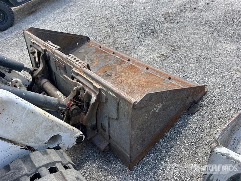 Bobcat T62 Compact Track Loader Skid steer loaders